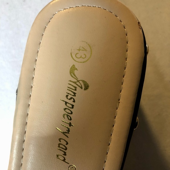 Black clog style shoes - Picture 4 of 4